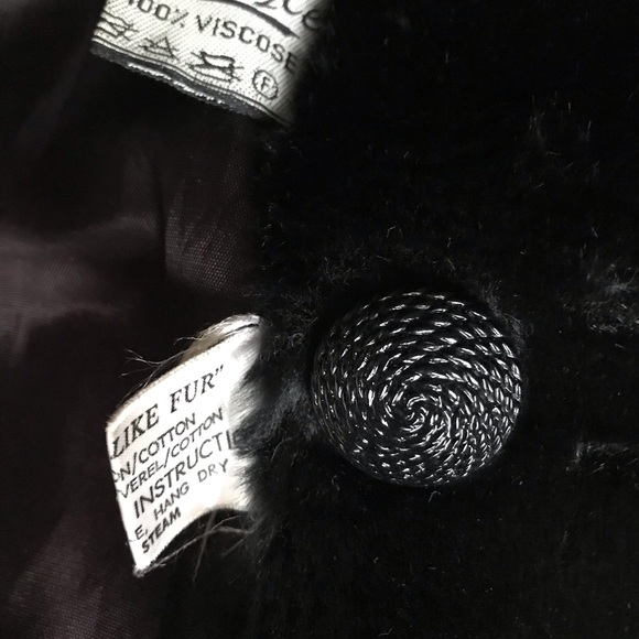 Fabulous Vintage Faux Fur Coat - Picture 8 of 11